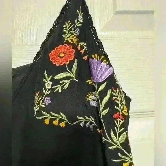 Forever 21 Embroidered Floral Black Mini Slip Dress Size Medium (M) - Picture 3 of 8